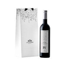 Cargar imagen en el visor de la galería, Bolsa de Obsequio 3V Casa Madero Vino Tinto Mexicano